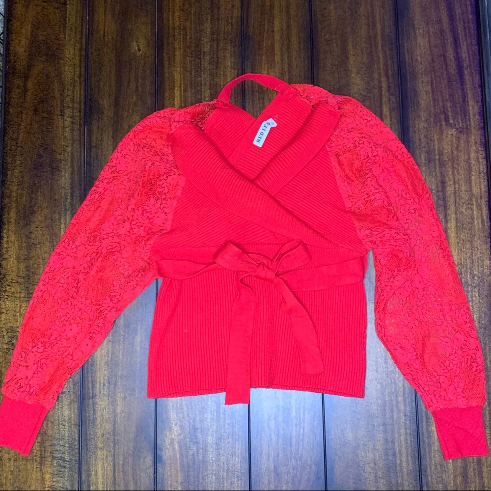 Red Leaf Elegant Vintage Lace V-Neck Blouse